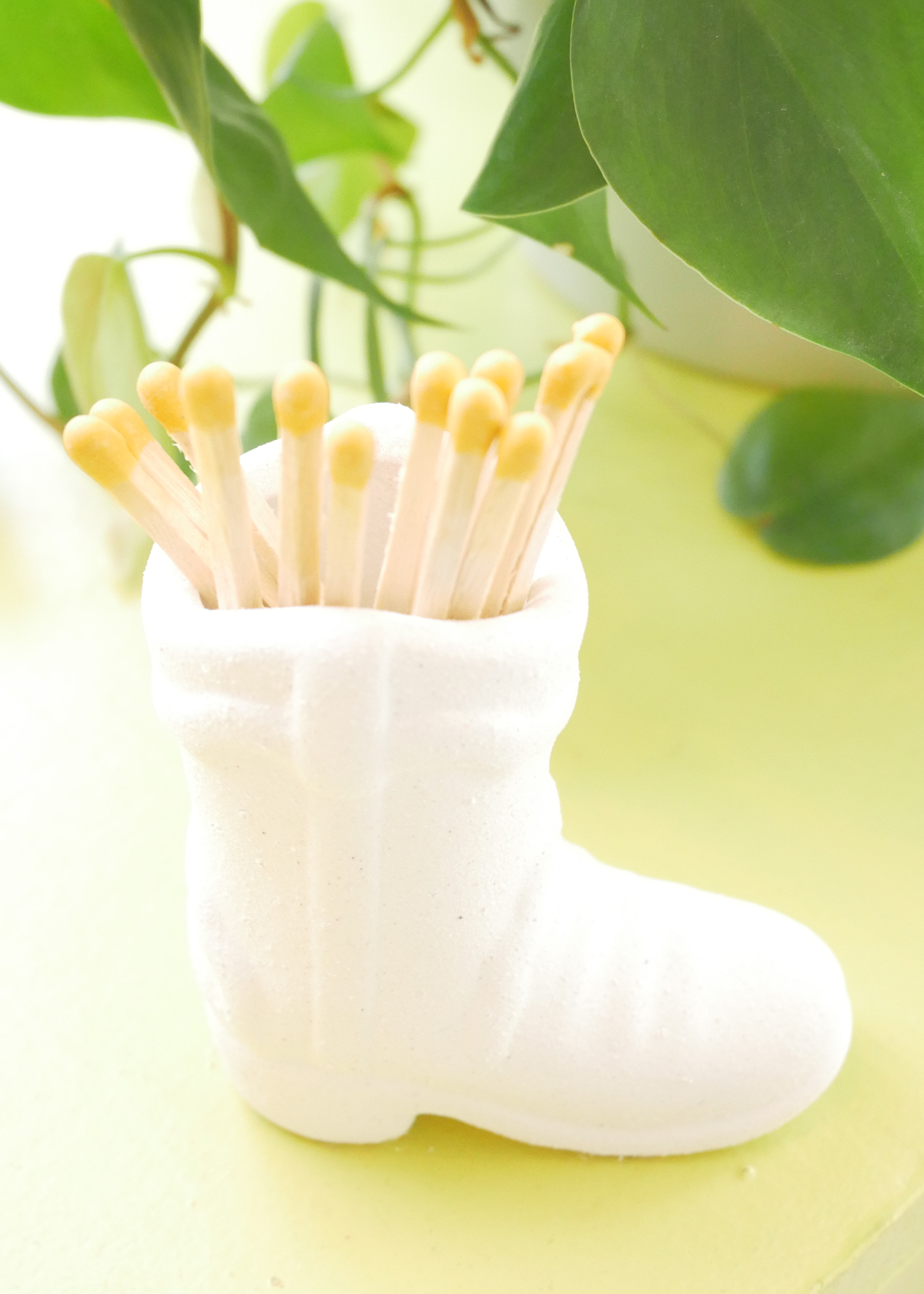 Cowboy Boot Match Strike - White (12 matches included!)