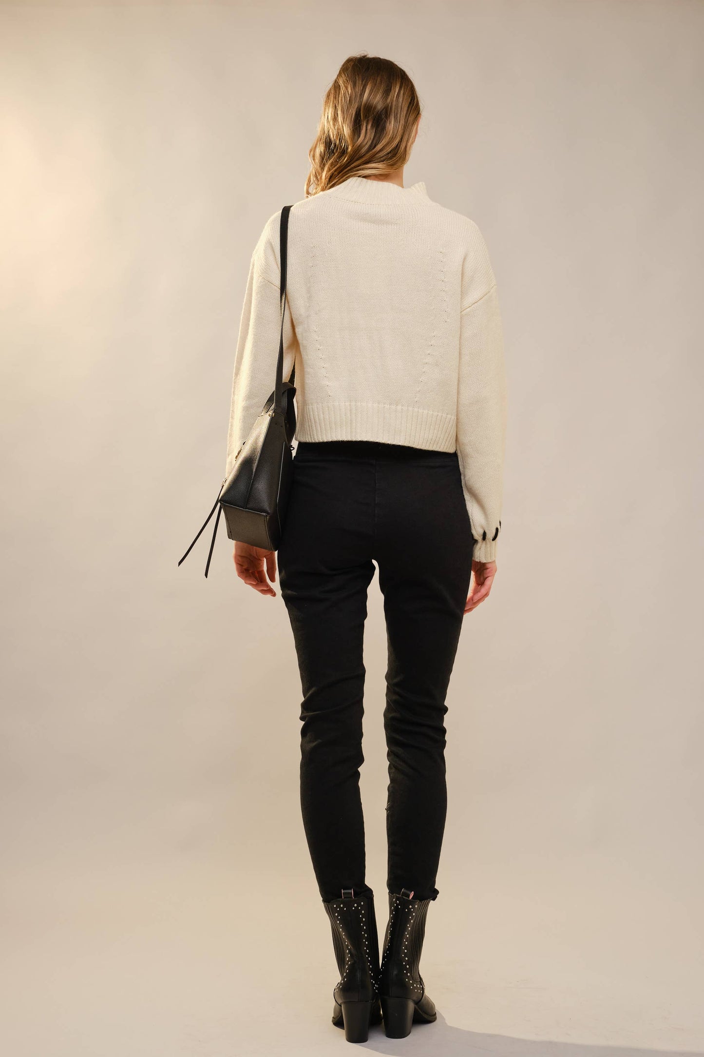 Spur Cropped Horseshoe Knit Sweater: Ivory