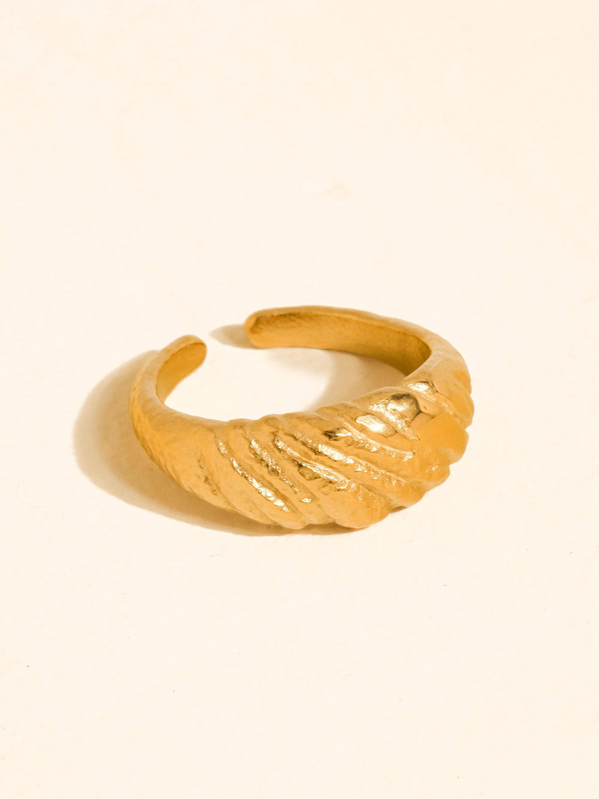 Ismay 18K Gold Non-Tarnish Textured Croissant Ring: Yellow Gold