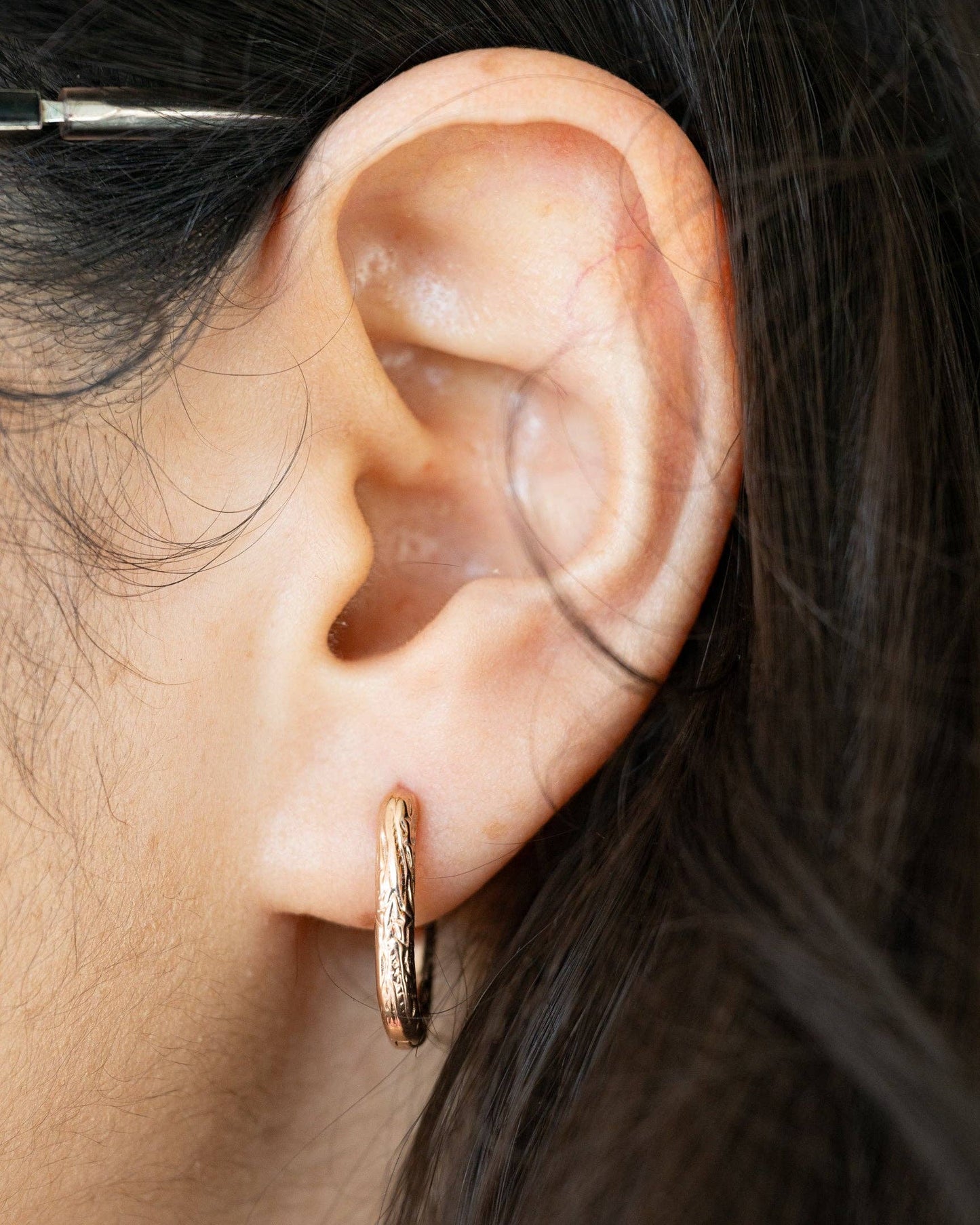 The Classic Cowgirl Collection - Horseshoe Hoops: Silver