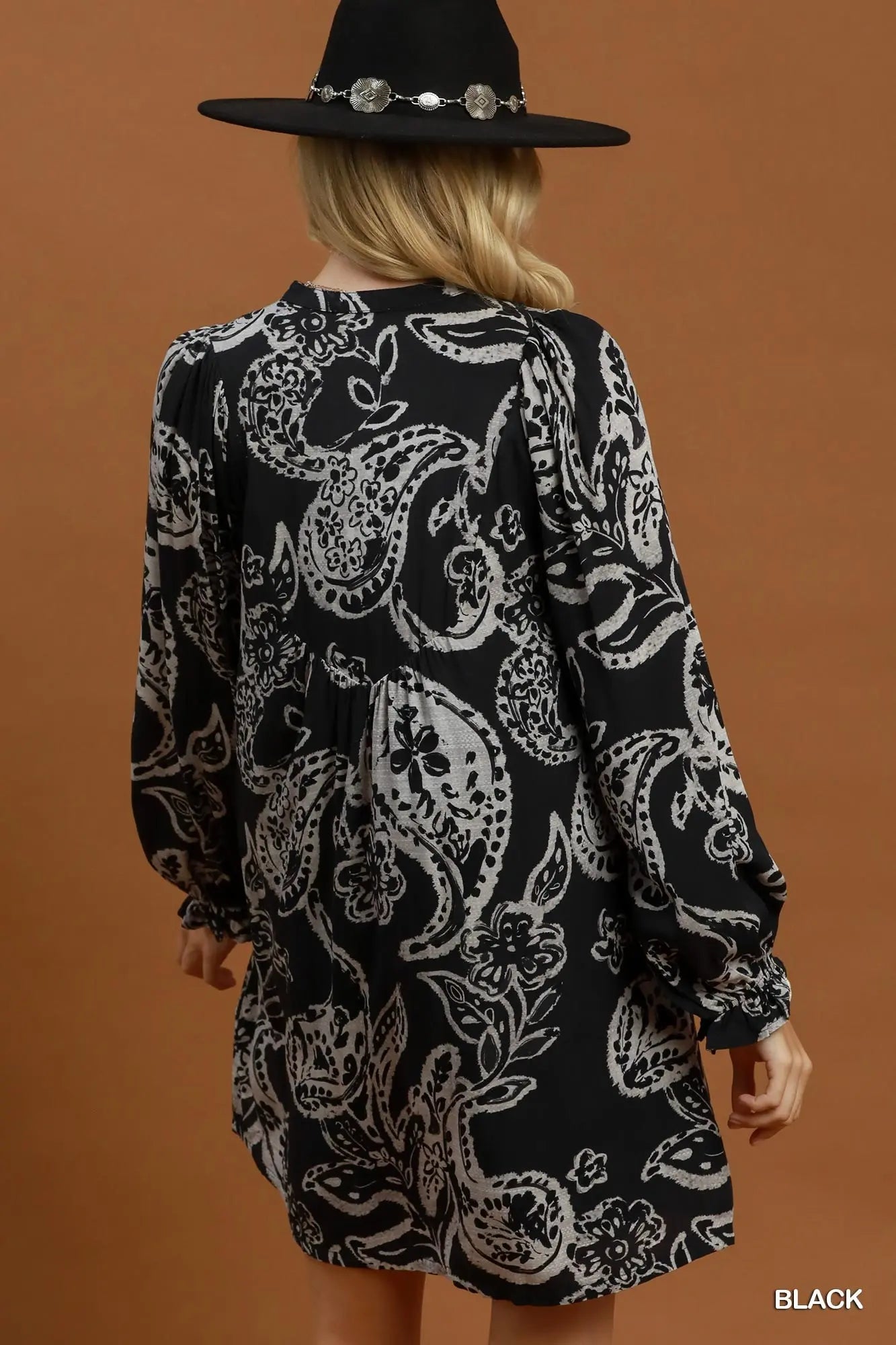 Phoebe Paisley Floral V-Neck Babydoll Dress: Black