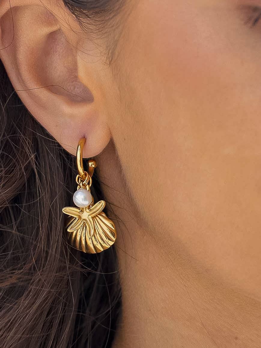 Marlène 18K Gold Non-Tarnish Sea Shell and Star Earring: Yellow Gold
