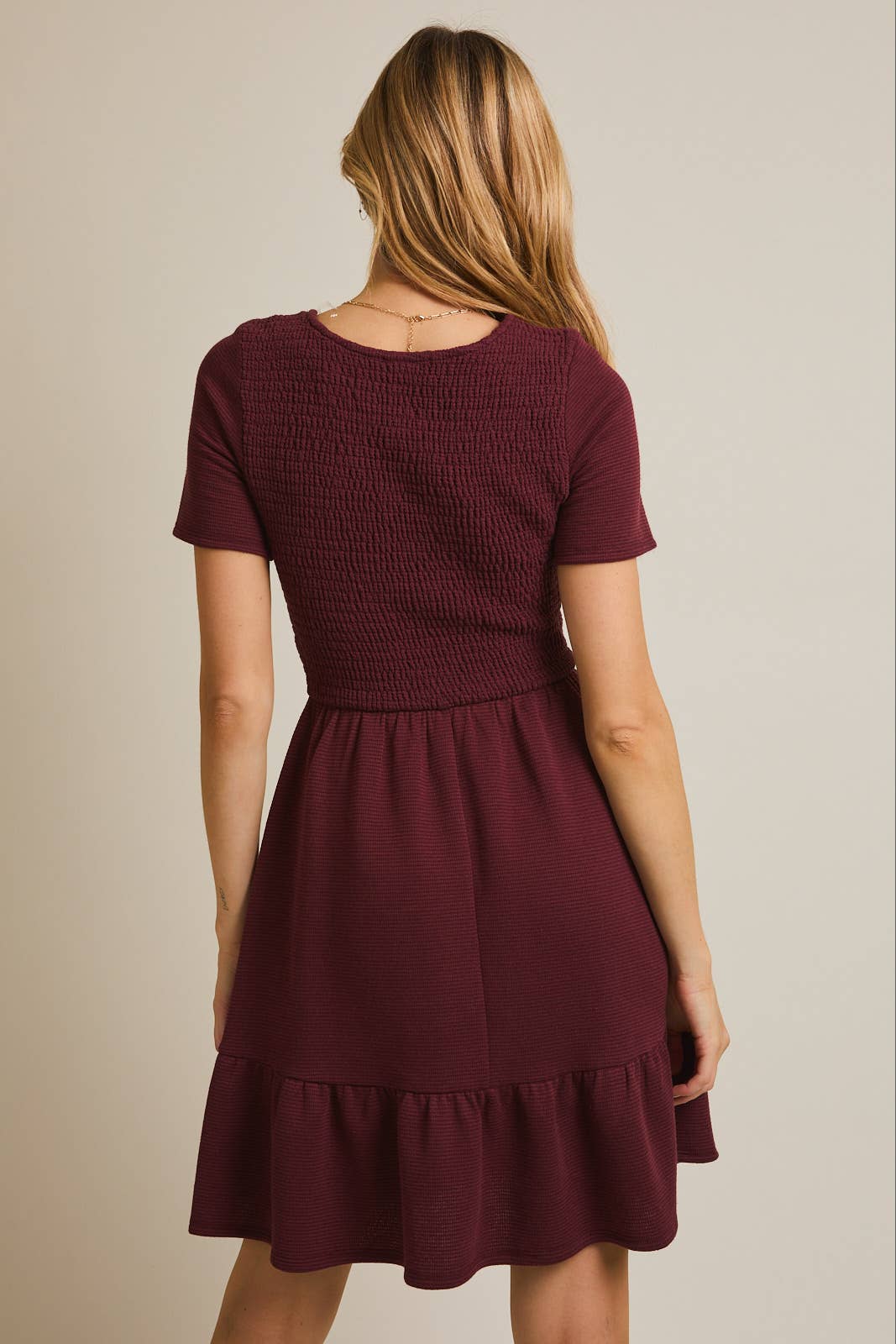 Brynn Round Neck Short Sleeve Mini Dress: Burgundy