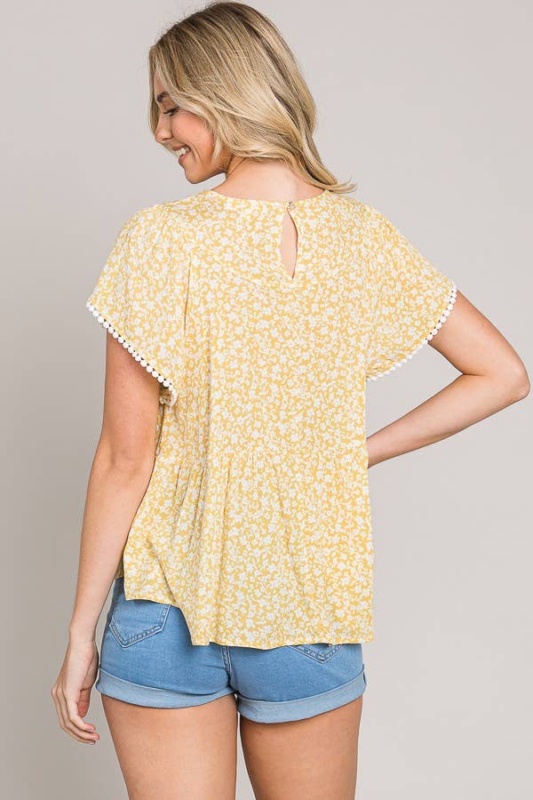 Ditsy Floral Flutter Sleeve Lace Trim Baby Doll Top: LT Gold/Off White