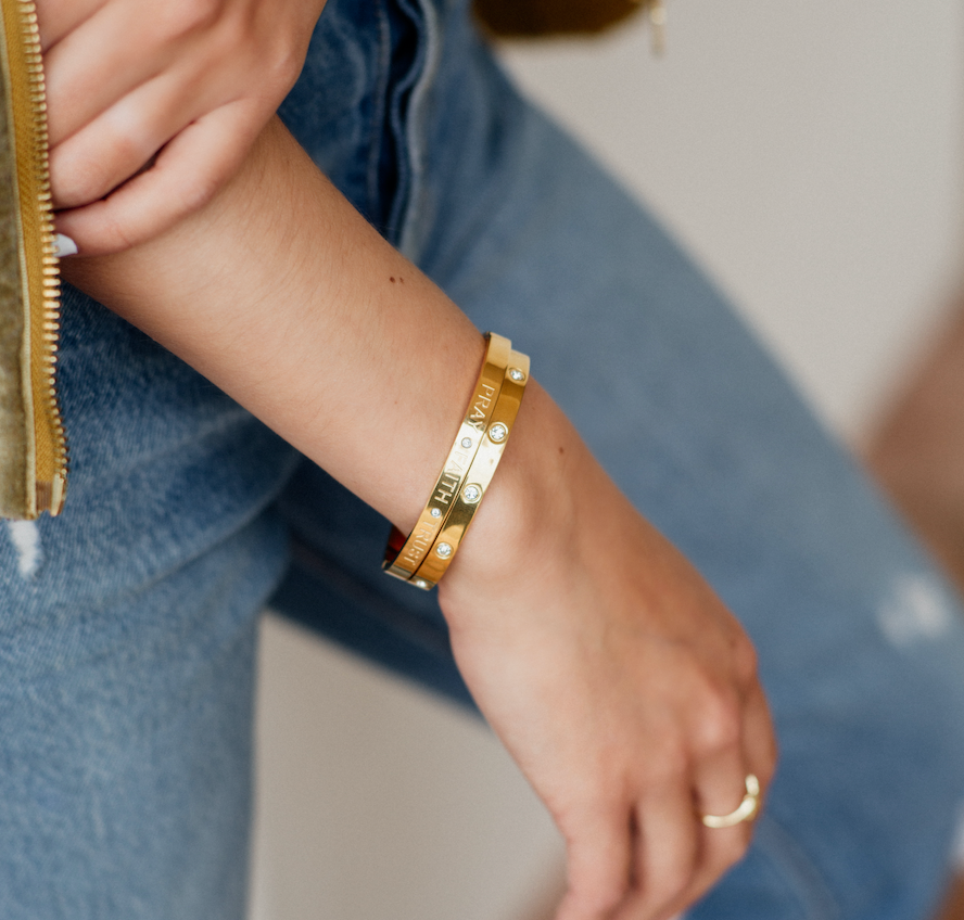 Cubic Zirconia Hinged Bracelet: Gold