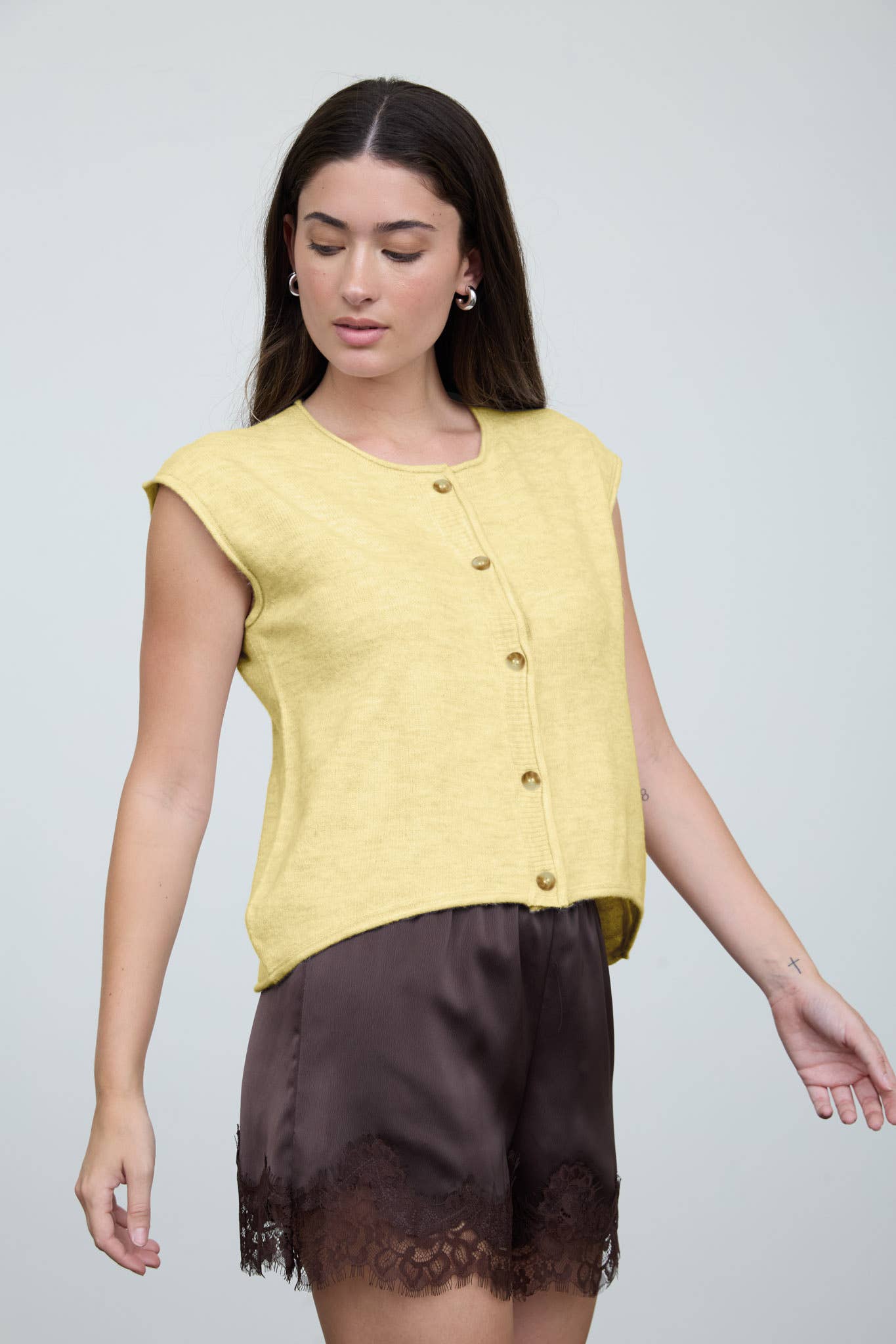 Veda Round Neck Short Sleeve Rolled Edge Knit Vest: Butter Yellow