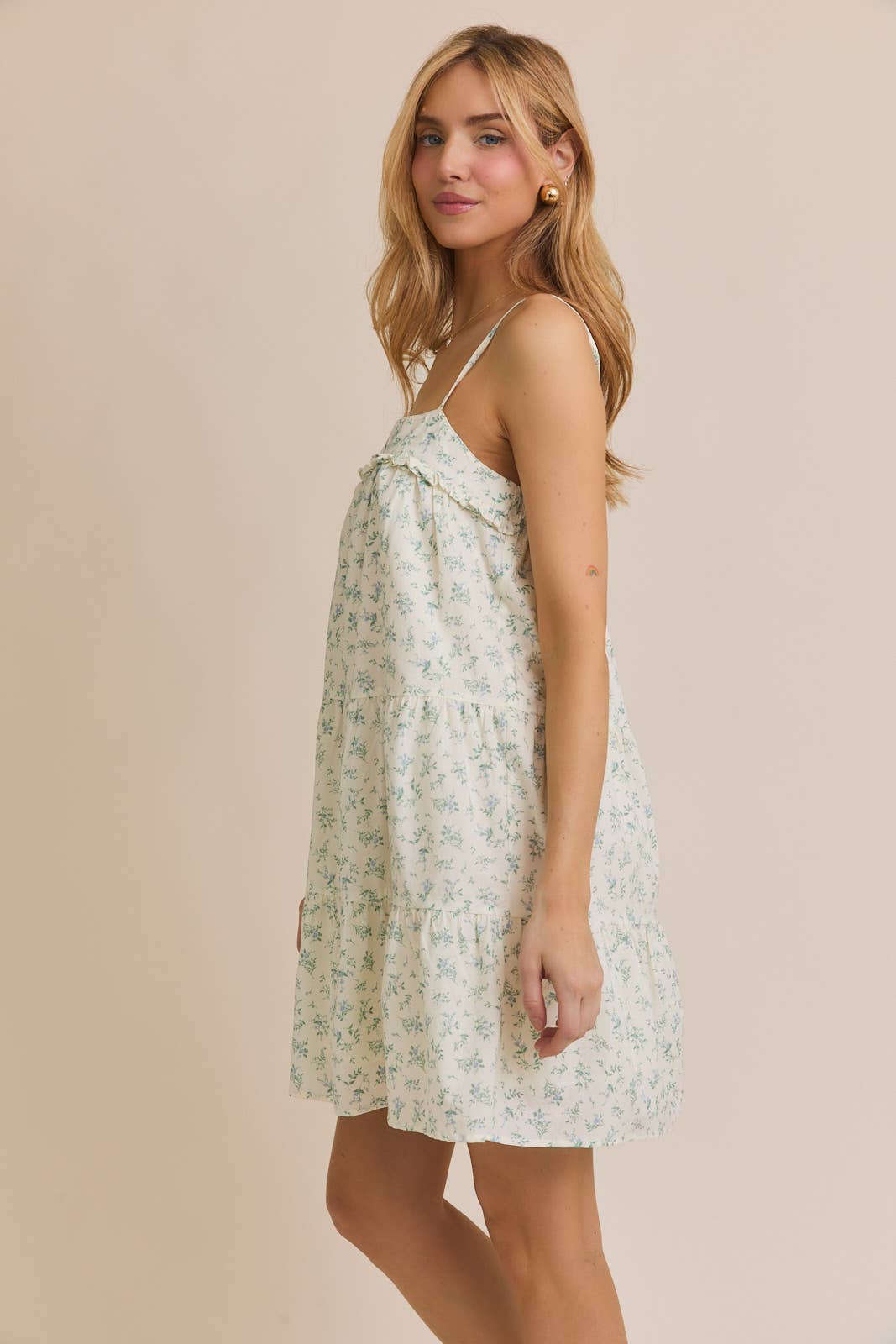 Breeze Sleeveless Tiered Mini Dress: Cream Blue Floral