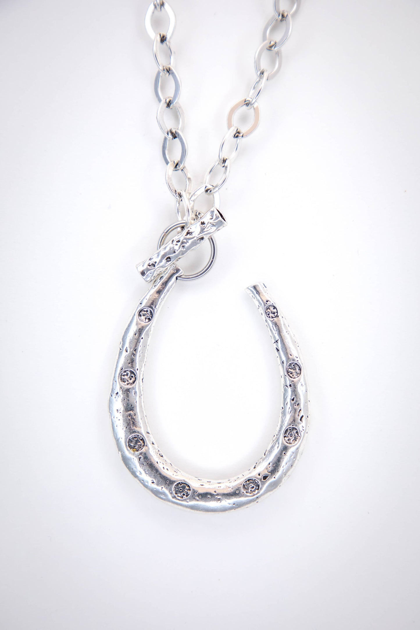 34" Silver Chain Necklace w/ Large Horseshoe Pendant