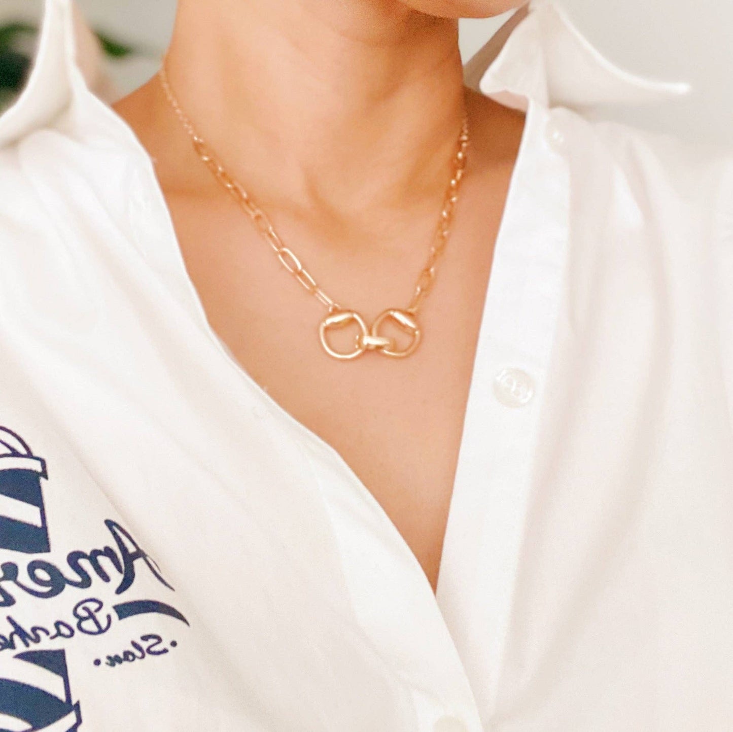 Equestrian Pendant Chain Necklace: Gold
