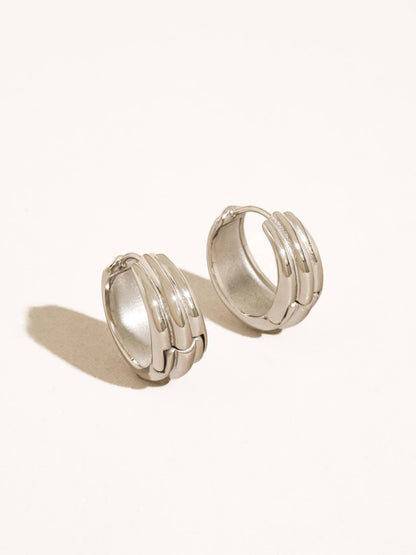 Gevrey Non-Tarnish Silver Hoop Earrings: Silver