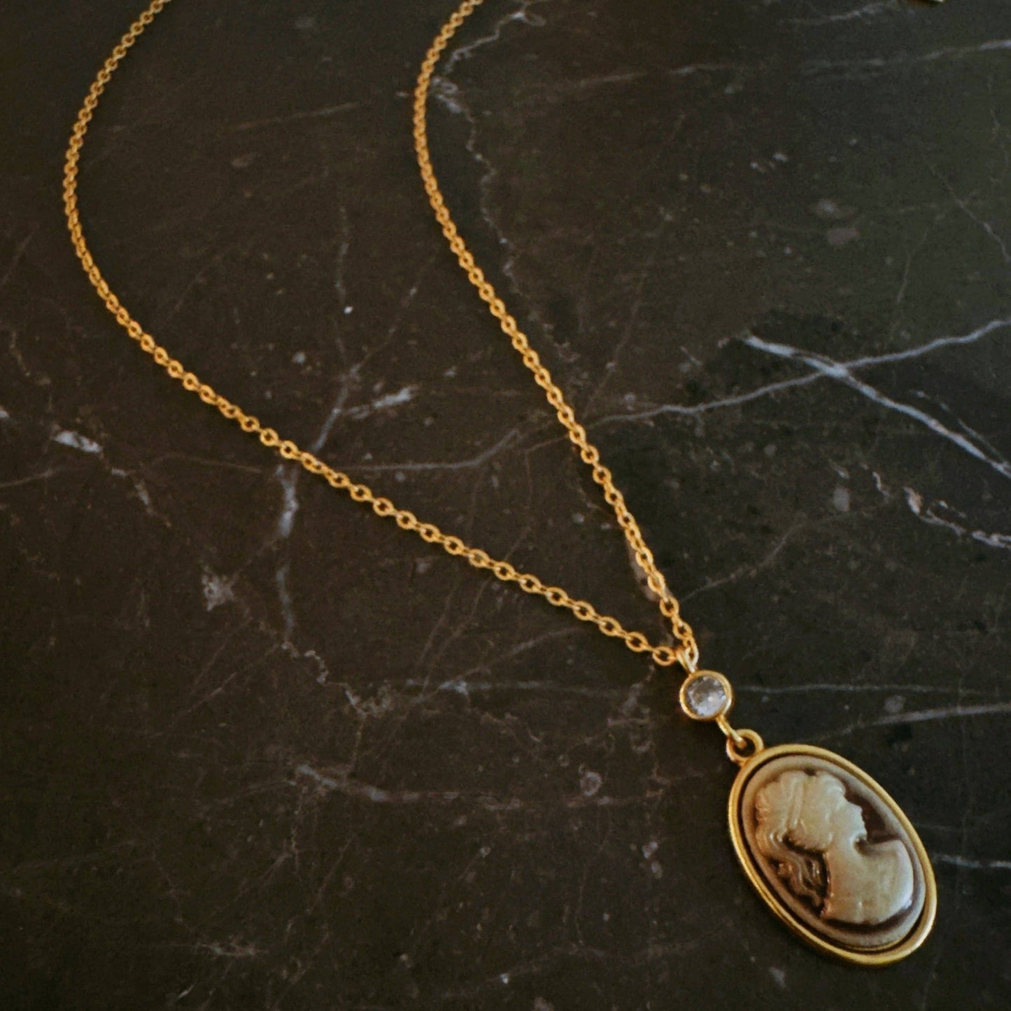 Classic Gold Chain Cameo Necklace