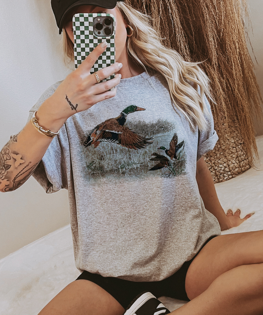 Retro Duck Scene: Gray Unisex T-Shirt