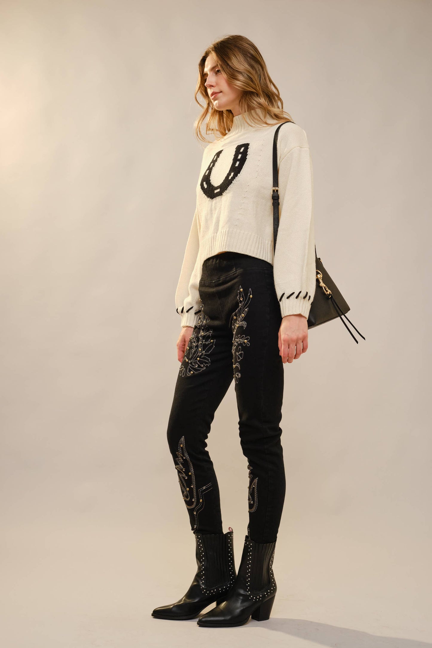 Spur Cropped Horseshoe Knit Sweater: Ivory