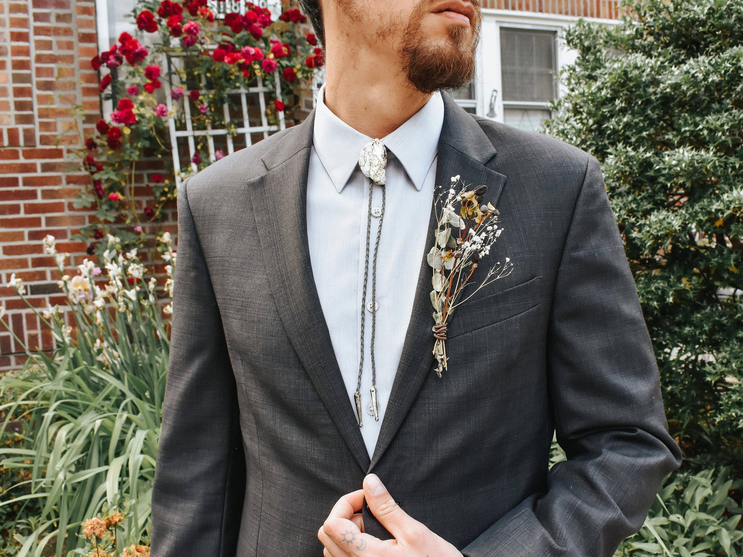 Gemstone Bolo Tie - Howlite: Brown / Gold