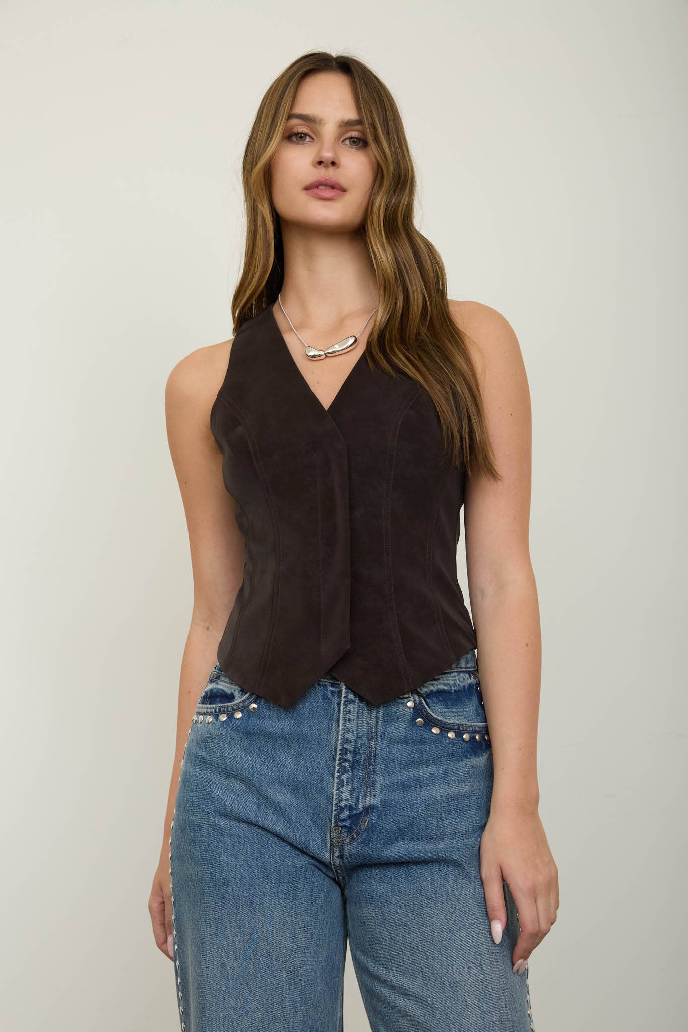 V NECK BUTTON DOWN SUEDE VEST: chocolate BROWN