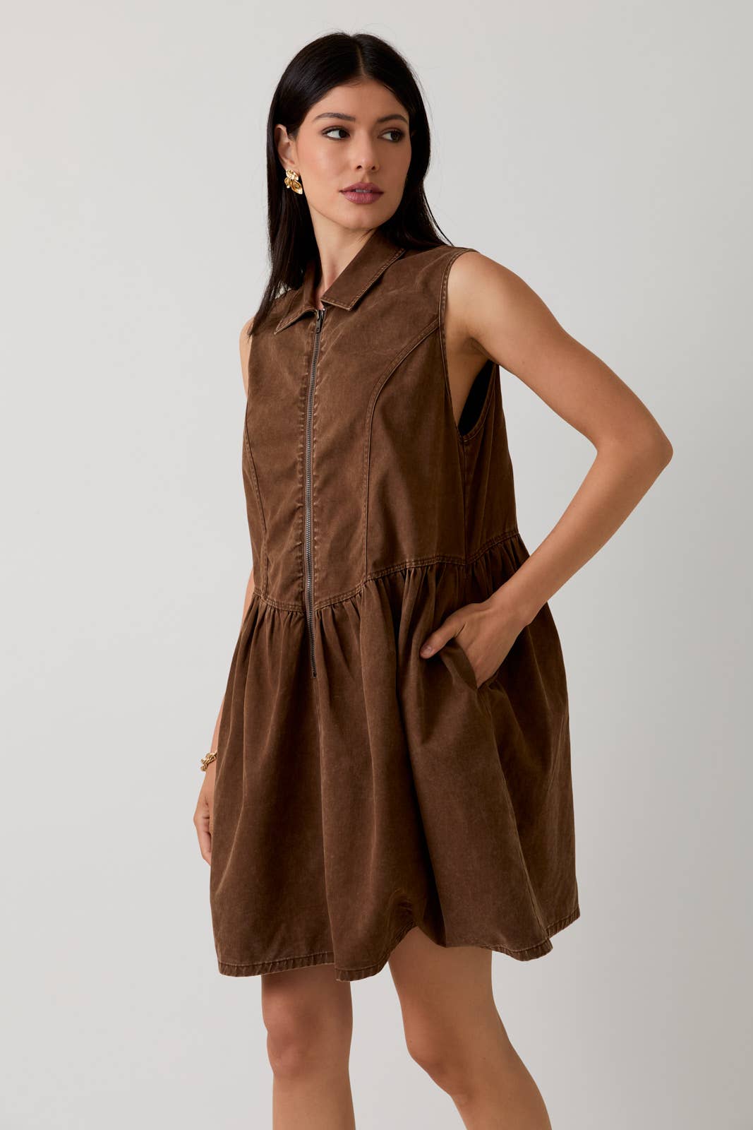 Hope Sleeveless Zip Up Twill Mini Dress: Brown
