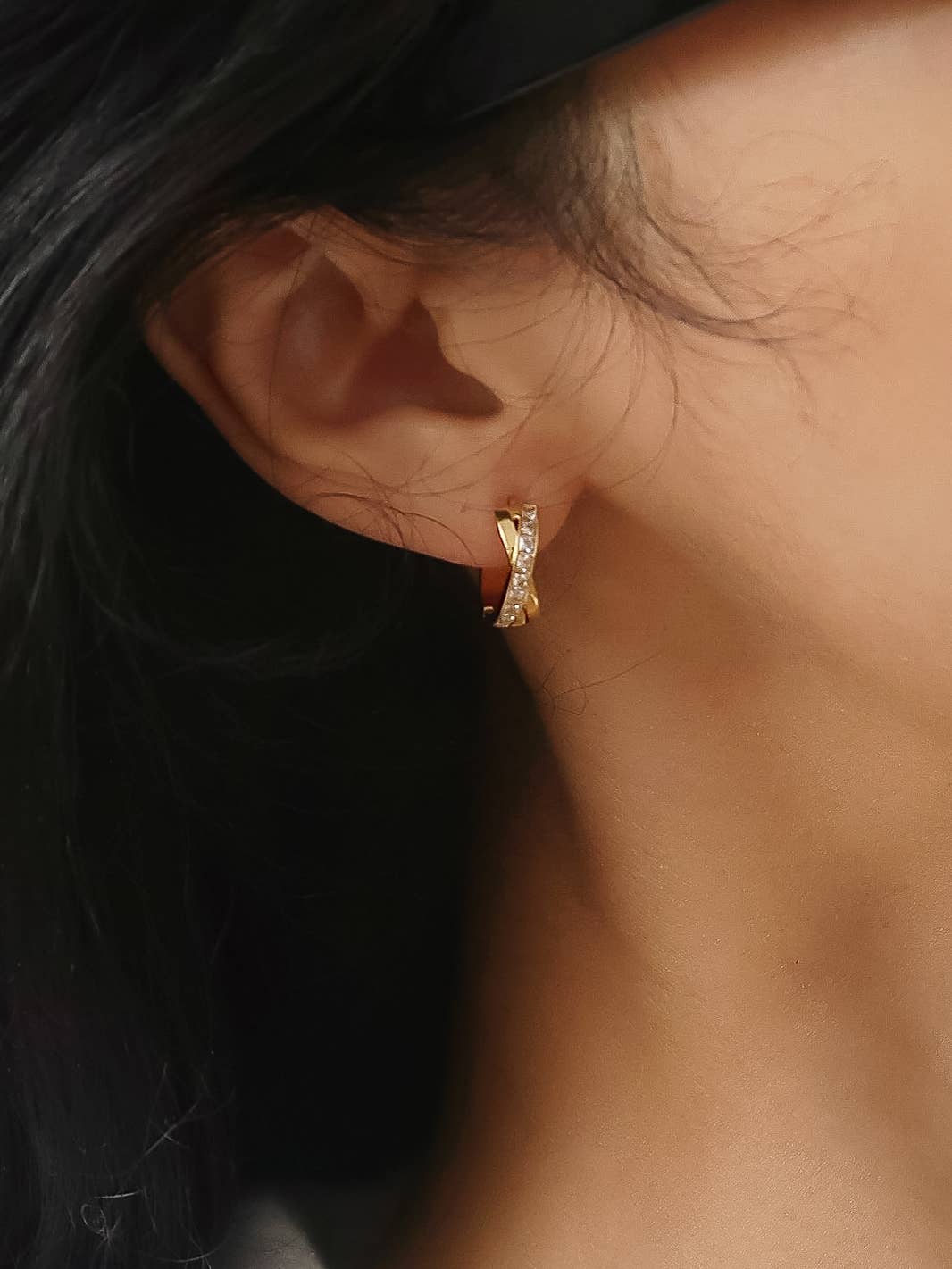 Maissac 18K Gold Non-Tarnish CZ Crossover Huggie Earrings: Yellow Gold