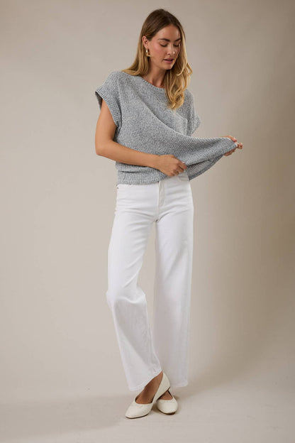 Carly Crew Neck Cuffed Short Sleeve Top with Pocket: Lt grey