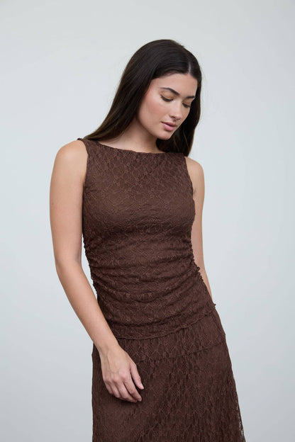 BOAT NECK LACE SLEEVELESS RUCHED SIDE KNIT TOP: CREAM
