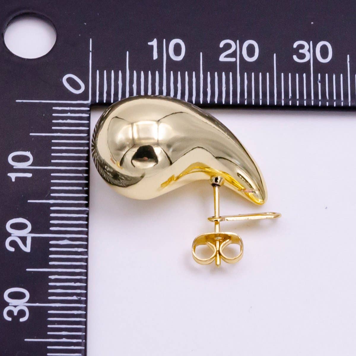 14K Gold Filled 25mm Chunky Modern Teardrop Stud Earrings in Gold & Silver