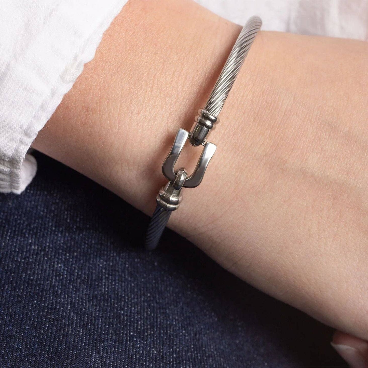 Tala Buckle Clasp Bangle Bracelet: Silver