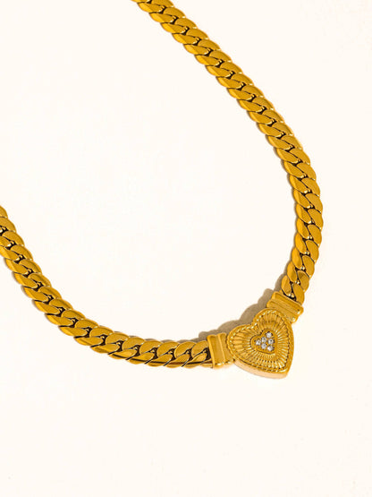 Arwen 18K Gold Non-Tarnish Heart Pendant Chain Necklace: Yellow Gold