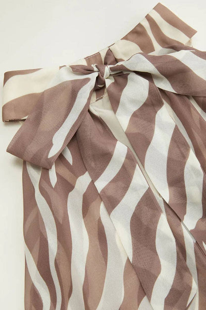 Tie-Neck Sleeveless Blouse: BROWN