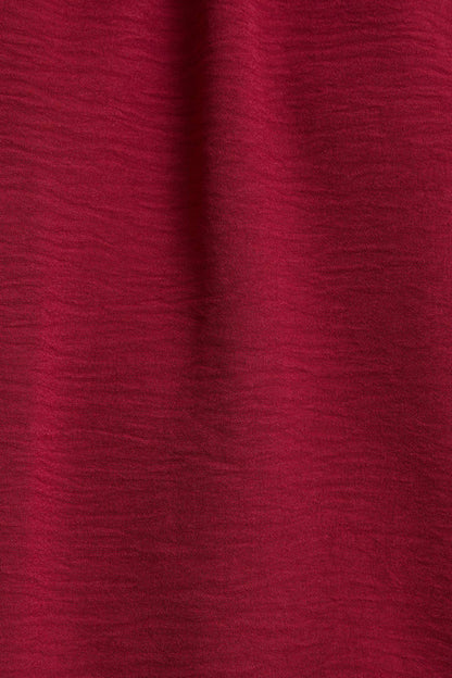 Merlot Ruffle Mick Neck 3/4 Sleeve Top: Red