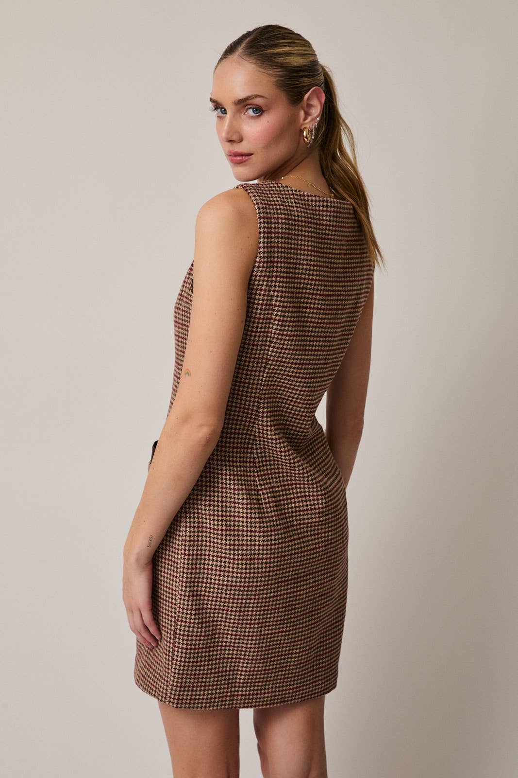 Hearth Houndstooth Mini Dress: Taupe