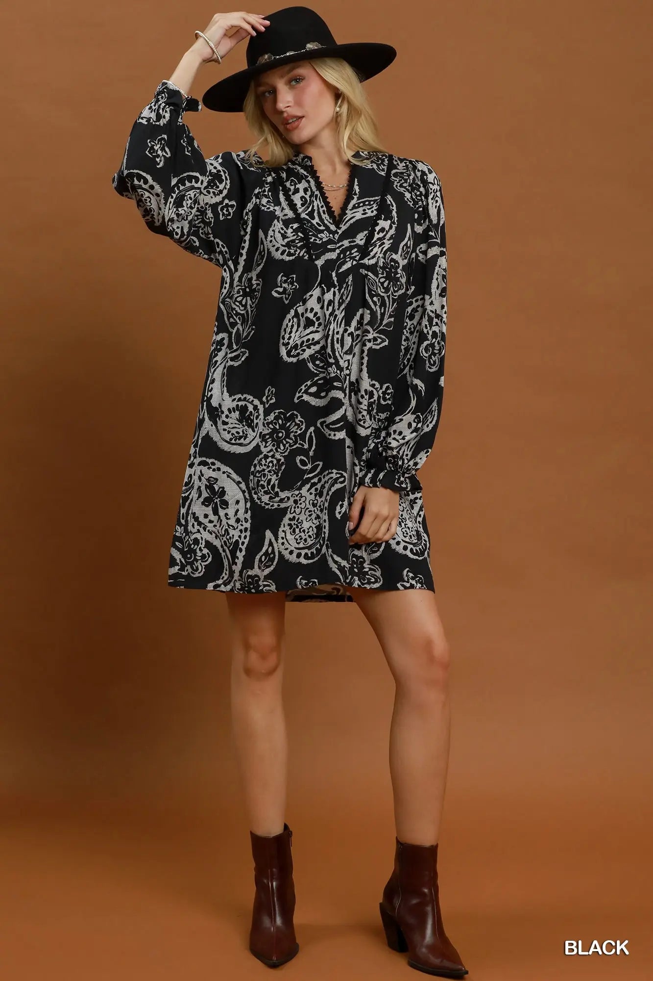 Phoebe Paisley Floral V-Neck Babydoll Dress: Black