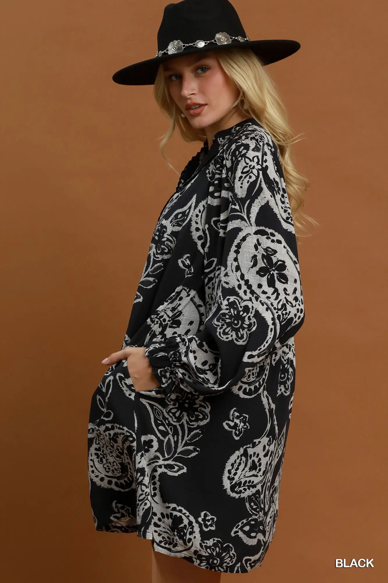 Phoebe Paisley Floral V-Neck Babydoll Dress: Black