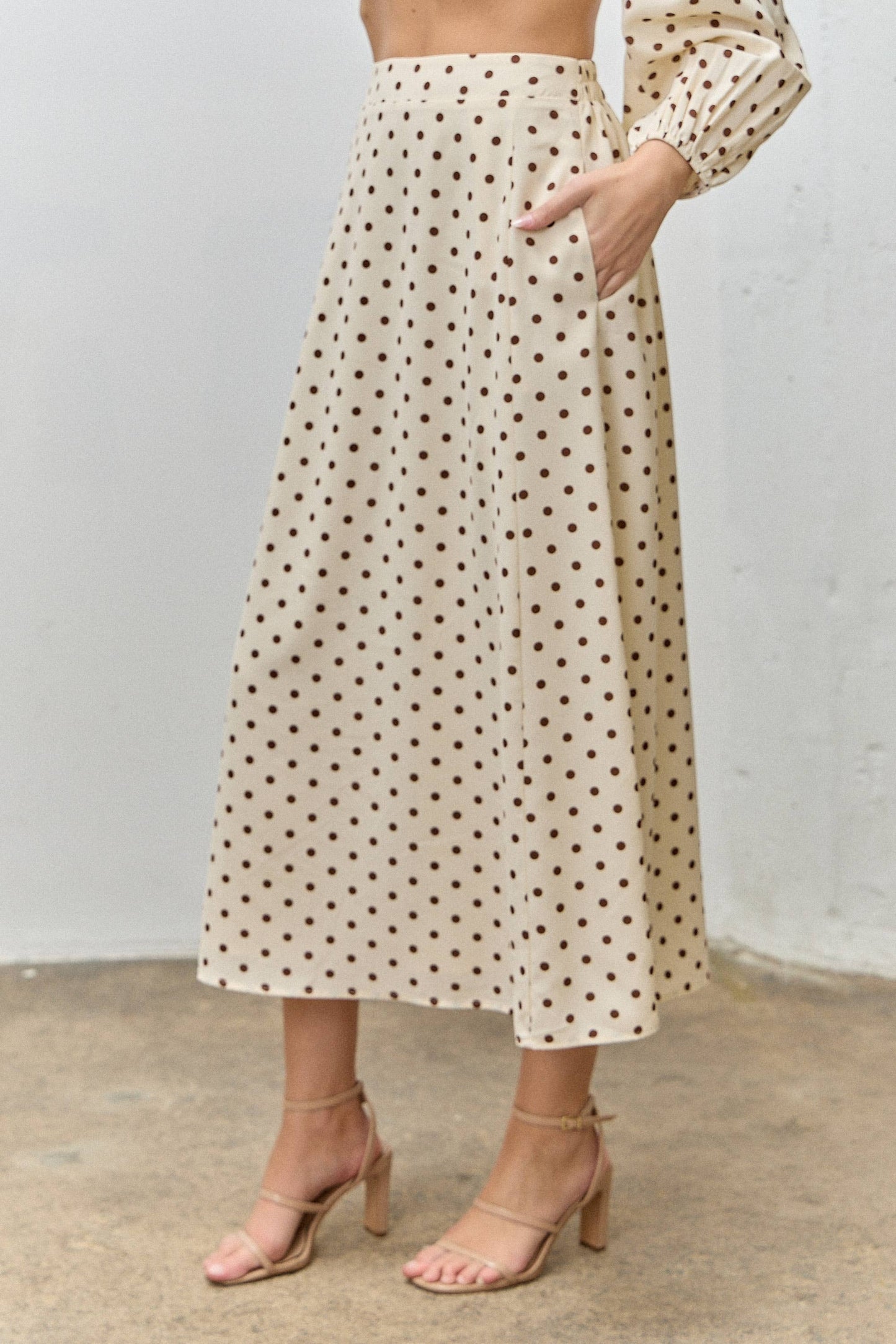 Chestnut Classic Polka Dot Flowing Midi Skirt: CREAM/BROWN