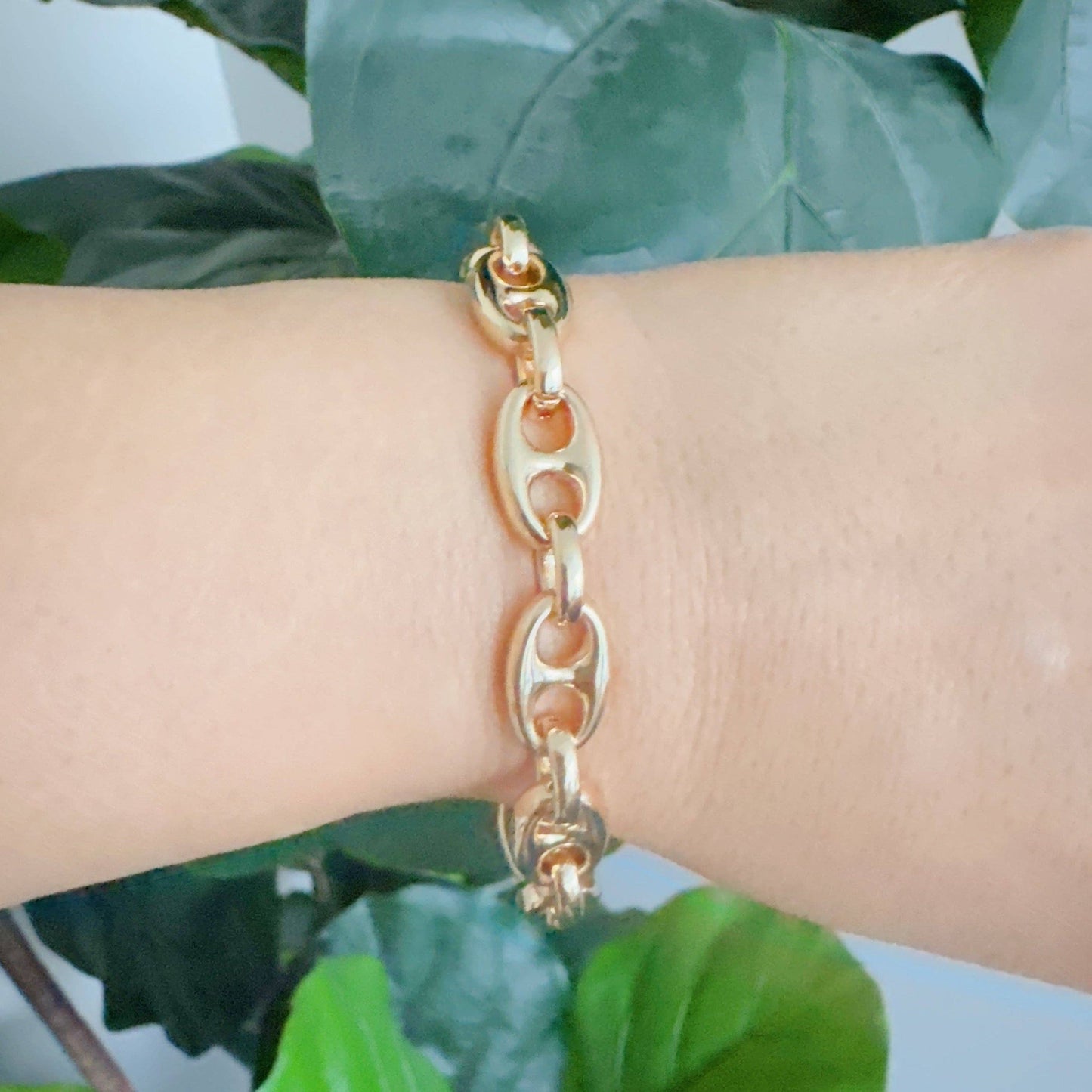 Equestrian Gemini Twist Link Bracelet – Horsebit-Inspired Gold Design