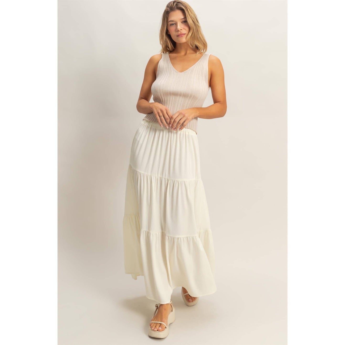 Arden Elastic Waist 3-Tier Skirt: OFF WHITE