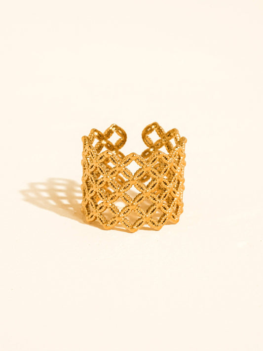 Alizée 18K Gold Non-Tarnish Lattice Statement Ring: Yellow Gold