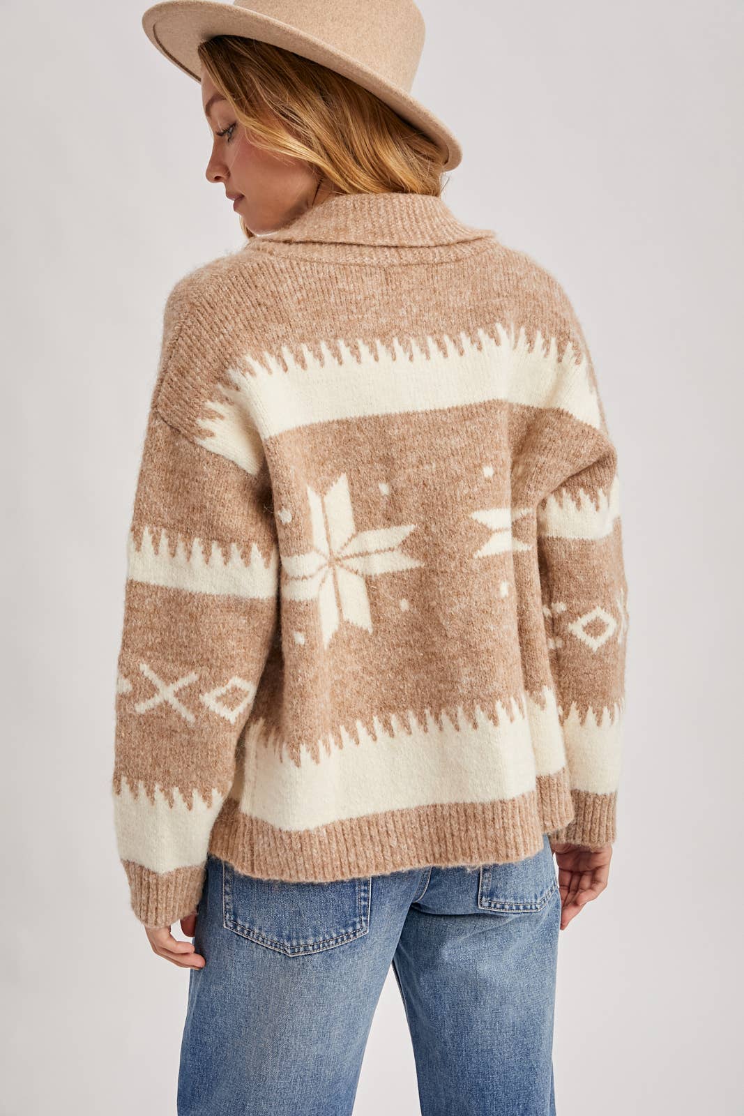 Fair Isle Fuzzy Knit Front Zipper Cardigan: Latte Combo