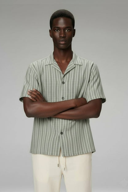Camp Collar Shirt / Cuban Collar Shirt / Cabana Shirt: HB-88/02 / L