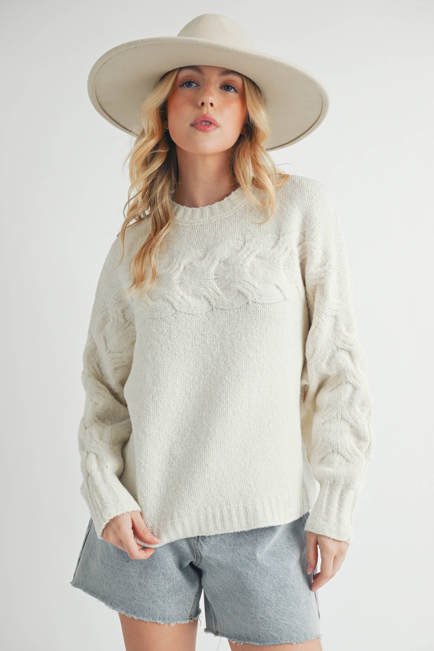 Elaine Sweater: White / Contemporary