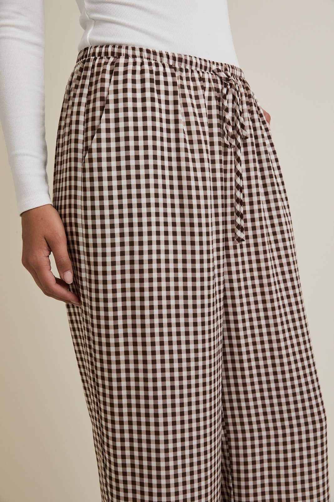 Ella Drawstring Wide Leg Check Pants: Brown-Cream Gingham