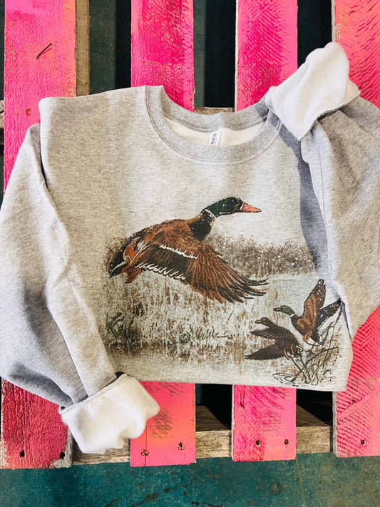 Retro Duck Scene: Unisex Grey Sweatshirt