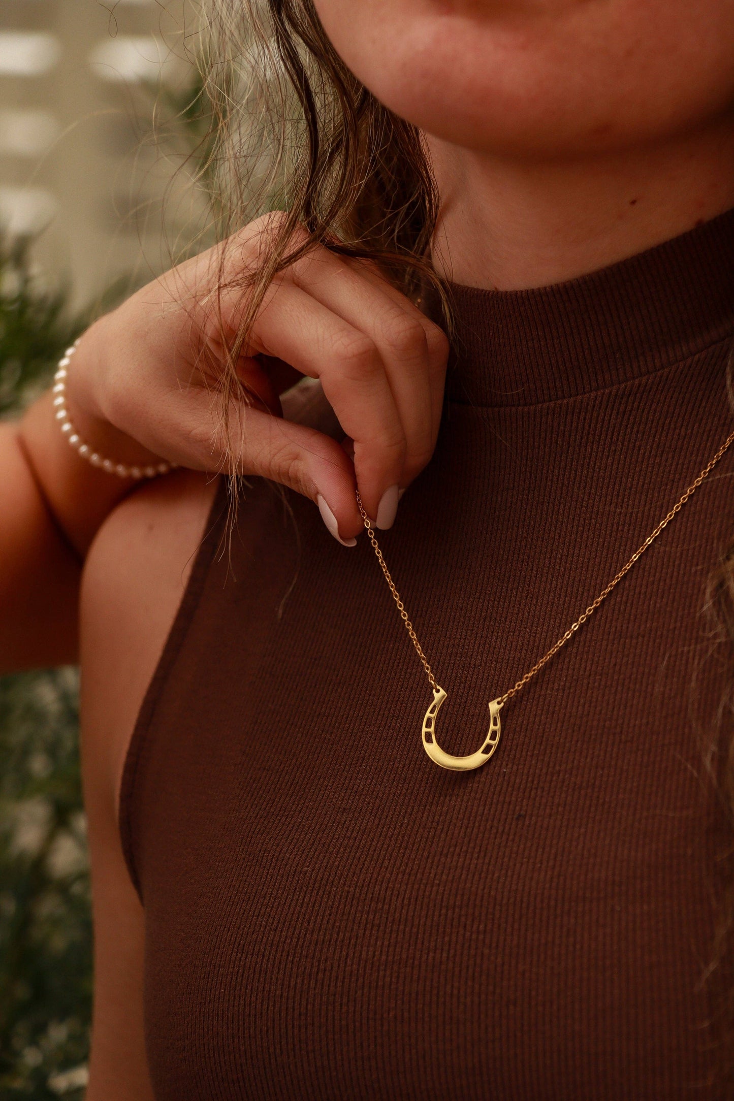 Durango 18" Horseshoe Necklace: Gold