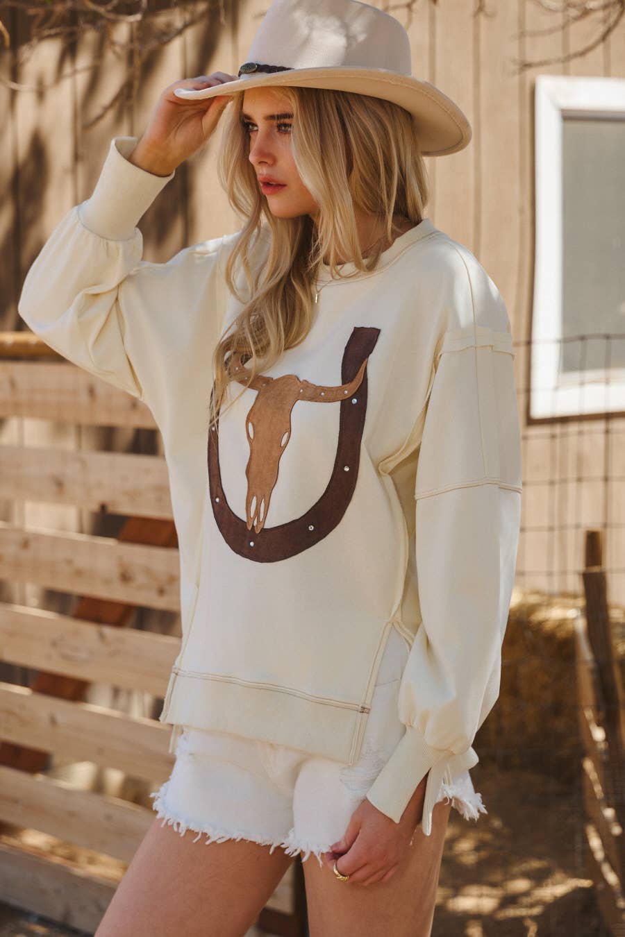 Skull Oversized Sweatshirt: Ivory