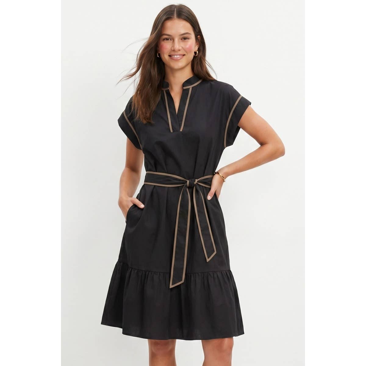 Short Sleeve Contrast Piping Mini Dress: Black