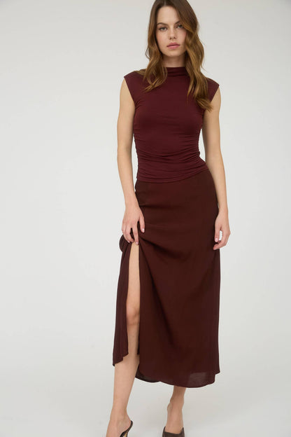 Fiona Side Slit Lightweight Midi Skirt: Burgundy