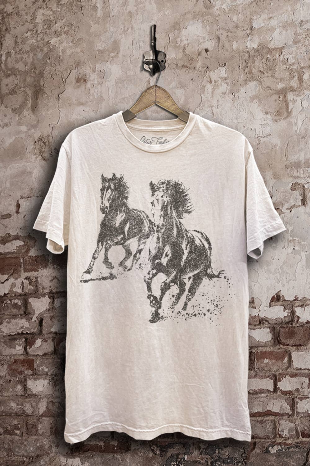 Running Horses Graphic Unisex Tee: Off White Mineral Wash
