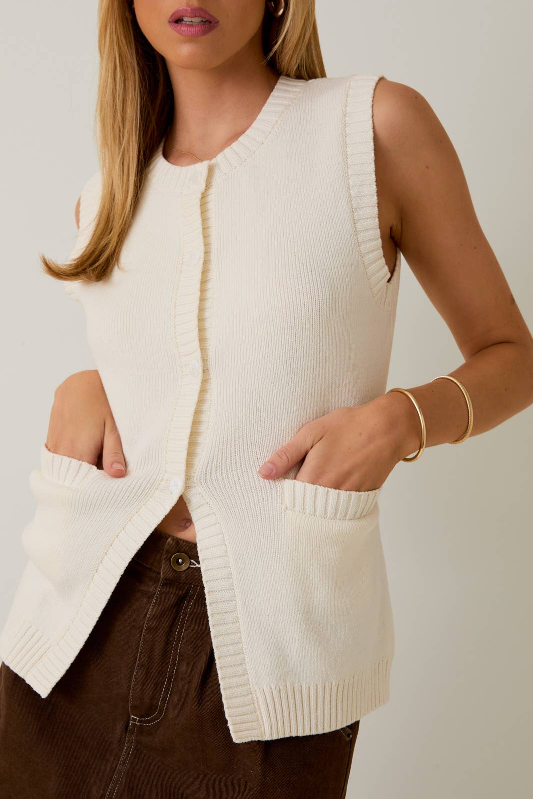 Alabaster Button Down Knit Vest: Cream