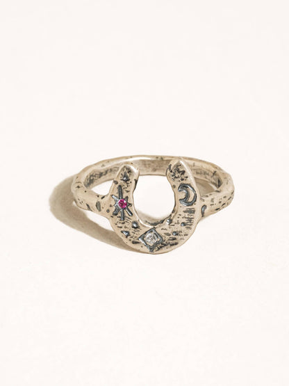 Sparrow Vintage Silver Celestial Horseshoe Ring: Silver