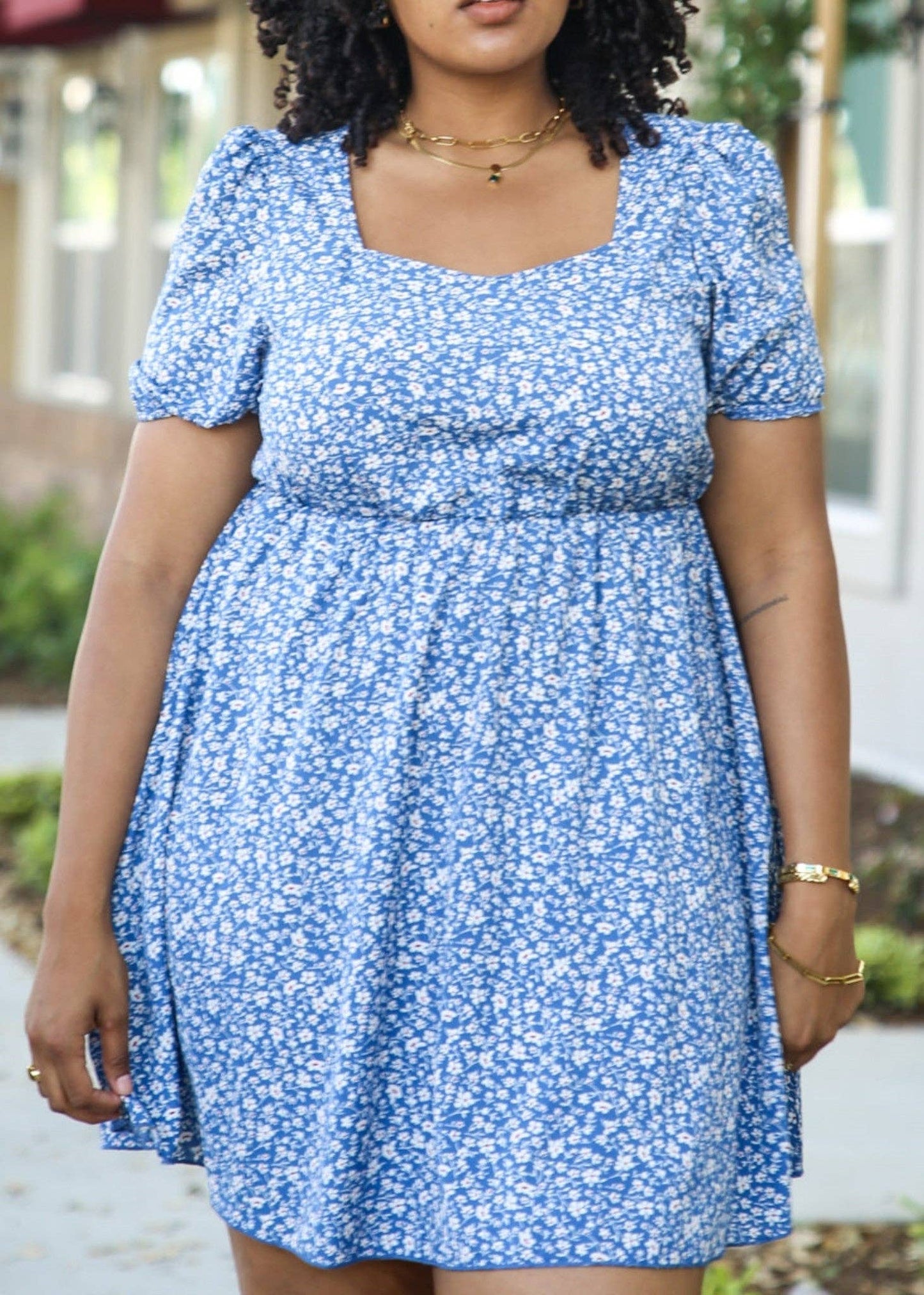 Plus Size White Floral Print Swing Dress with Square Necklin